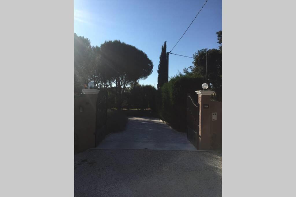 Gite 2 Pieces Au Calme Les Arcs-sur-Argens エクステリア 写真